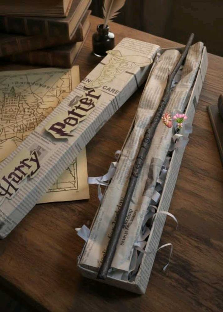 Harry Potter Wand❤️with Box and various Sticker🏰