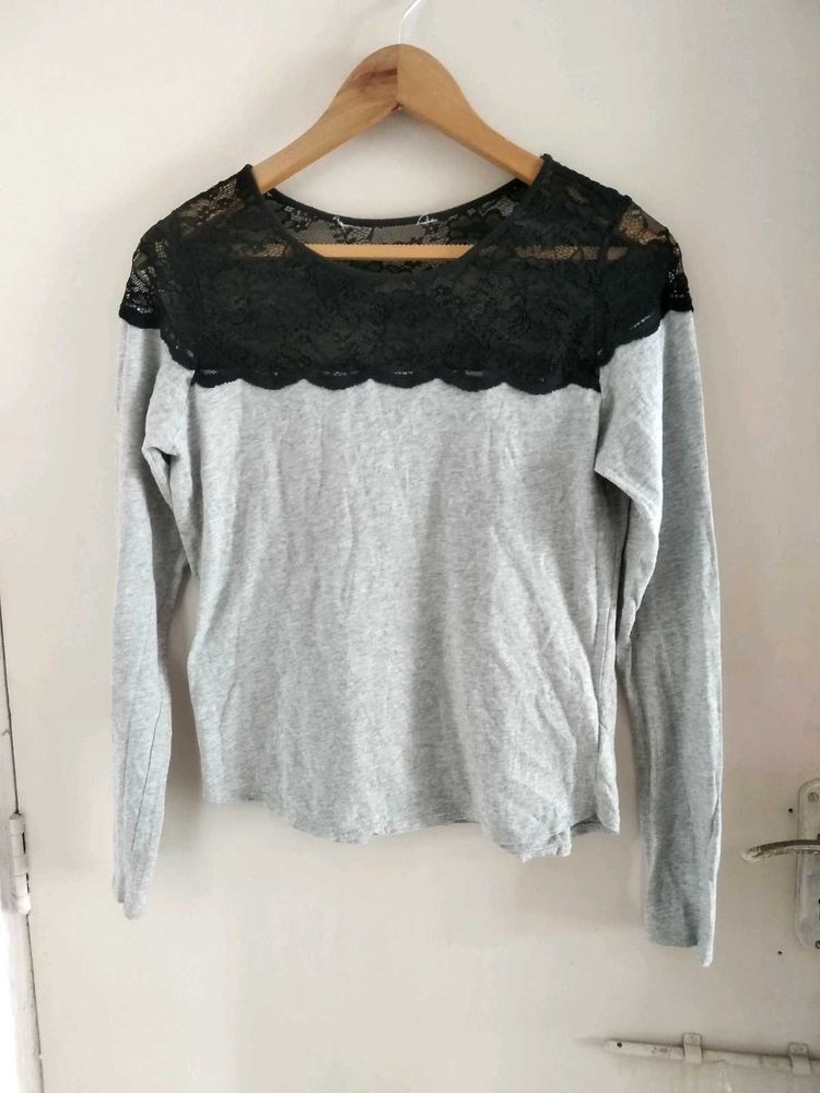 Beautiful Top With Lace