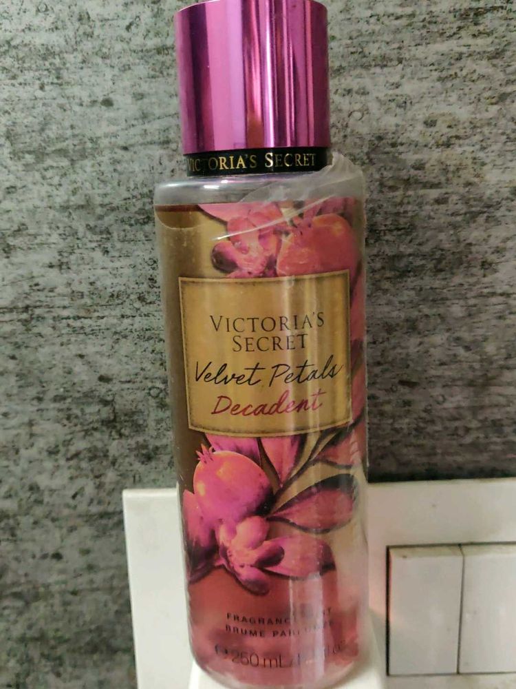 Victoria Secret Velvet Petals Decadent Body Mist