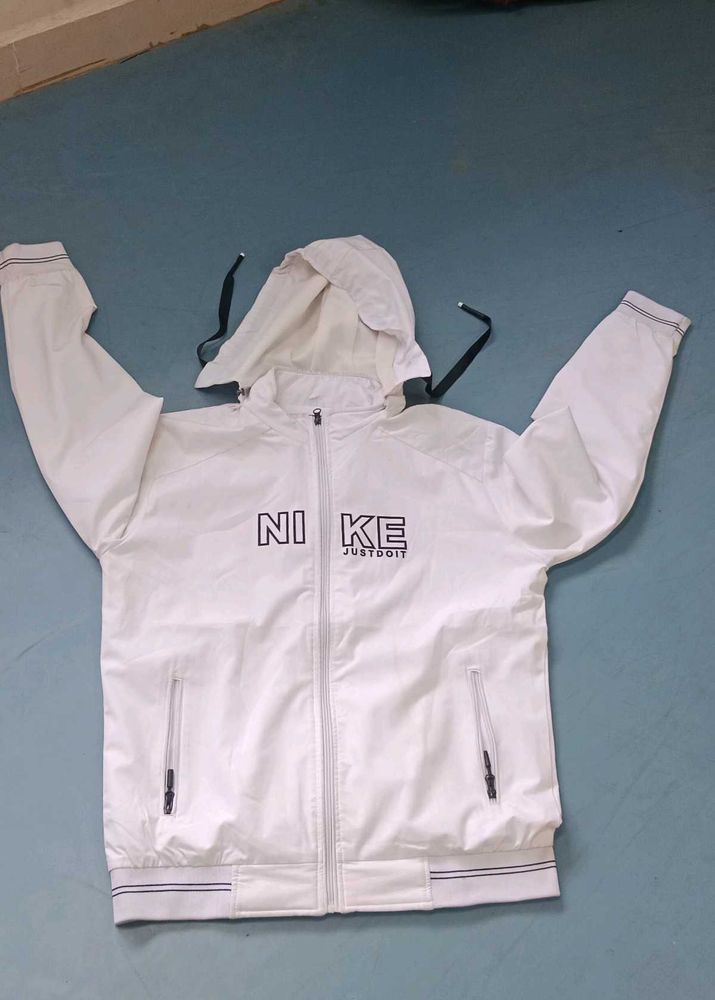 This is a brand new jacket, used once.