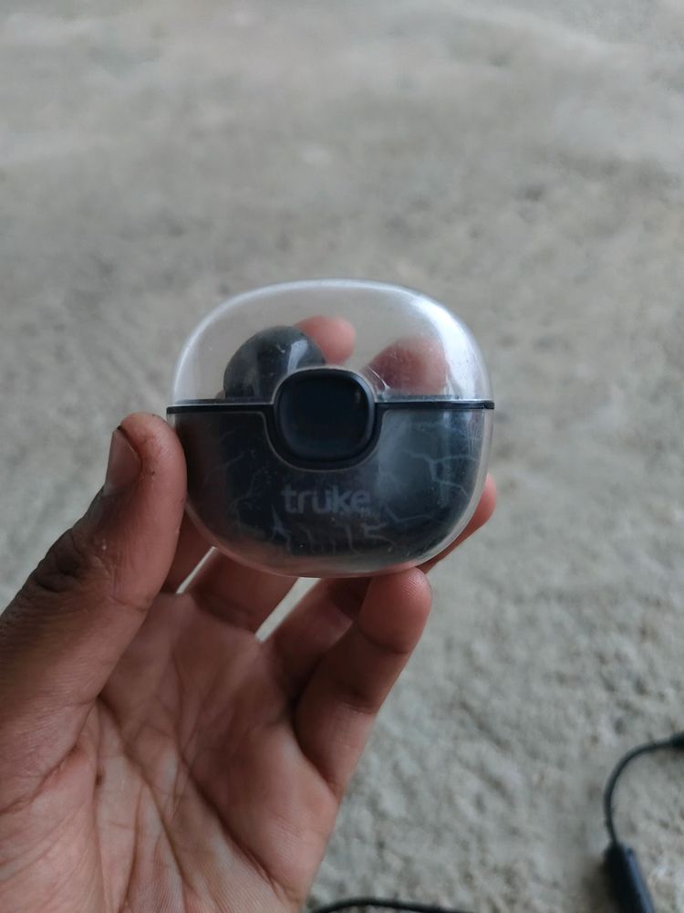 TRUKE Earbuds