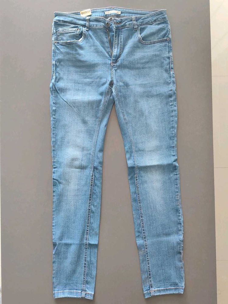 Light Wash Skinny Jeans