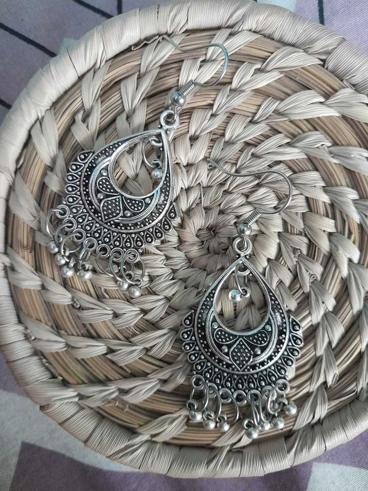 Hand made junk jewelery