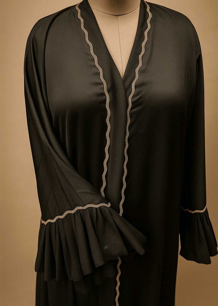 Elegant Waves Black Abaya