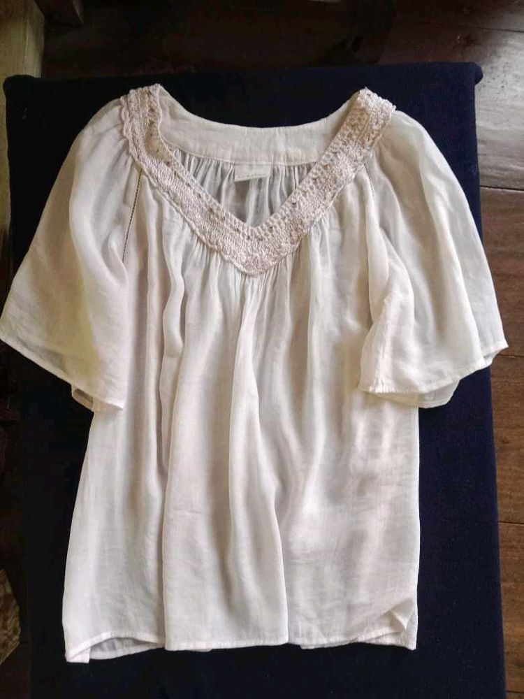 White Tops Buy 1get 1free