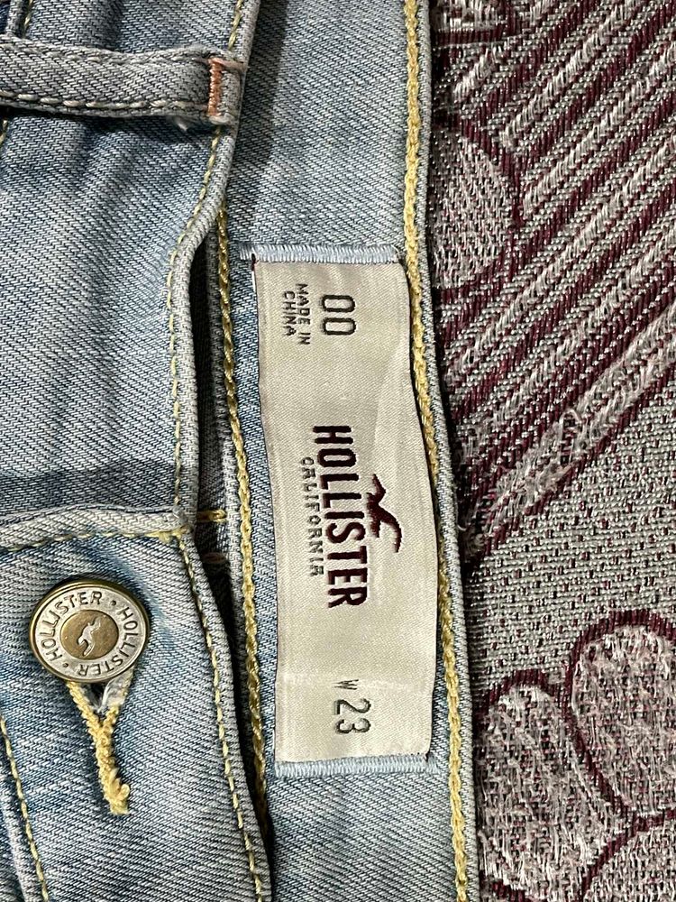 blue hollister denim low rise shorts
