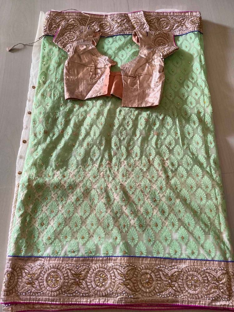 Parrot Green And Off White Sari With Stitch Blouse