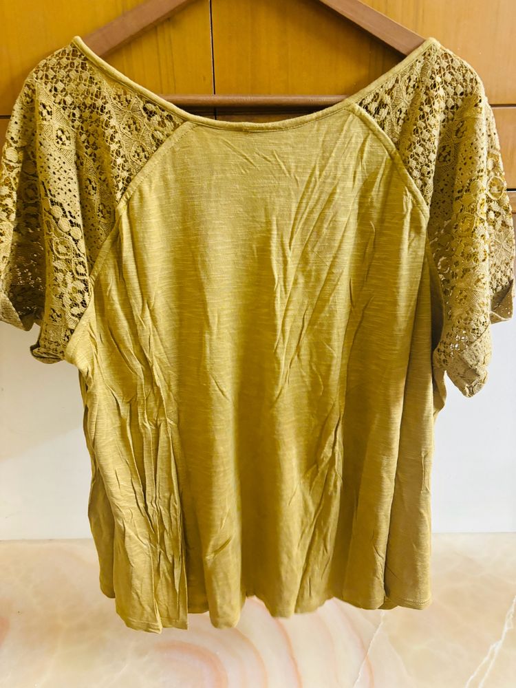 Top With Lace On Sleeve