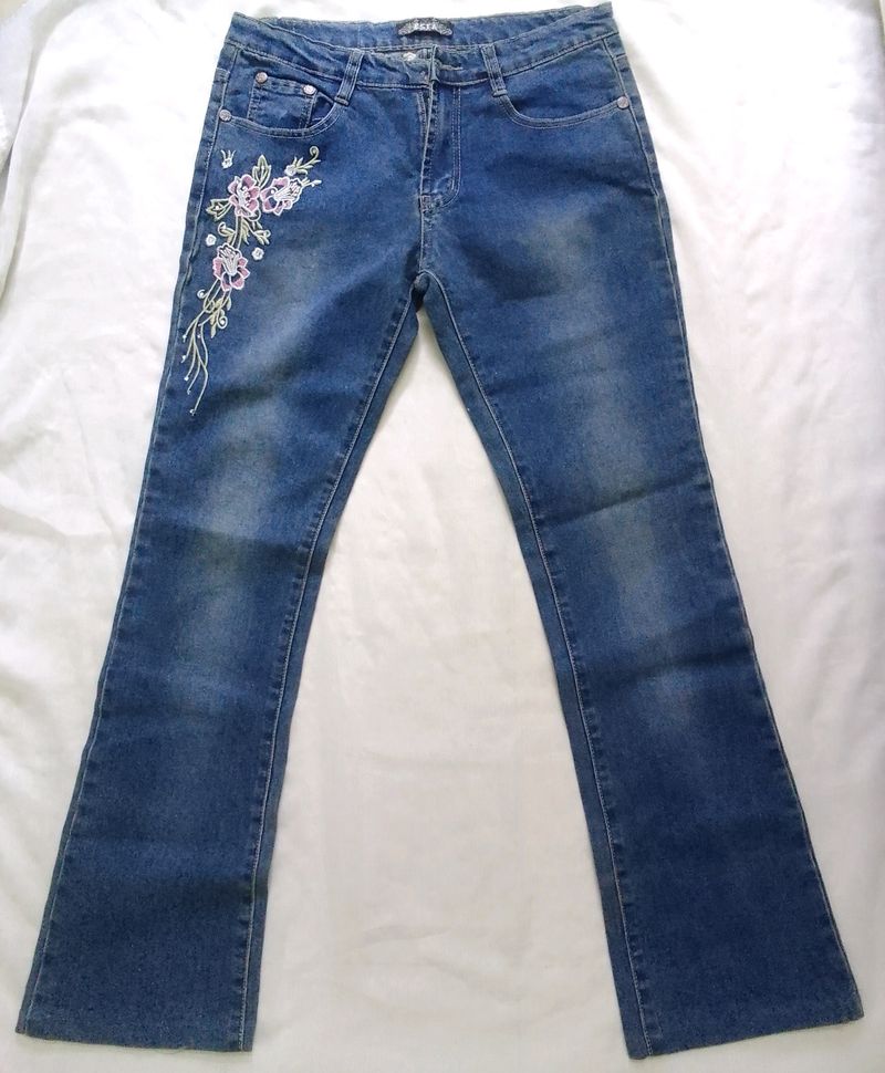 Bootcut Jeans For Girls.🌼