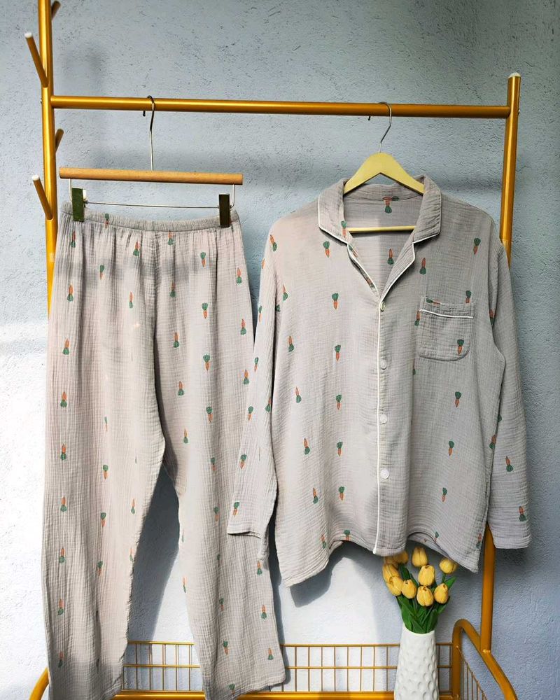 NIGHT SUIT
