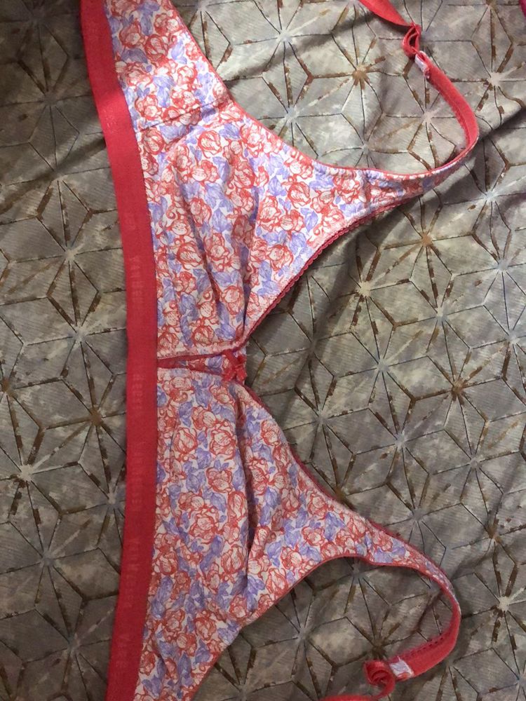 Van Huesen Bra (never Worn )