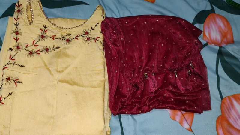 Lightly Yellow Kurtha
