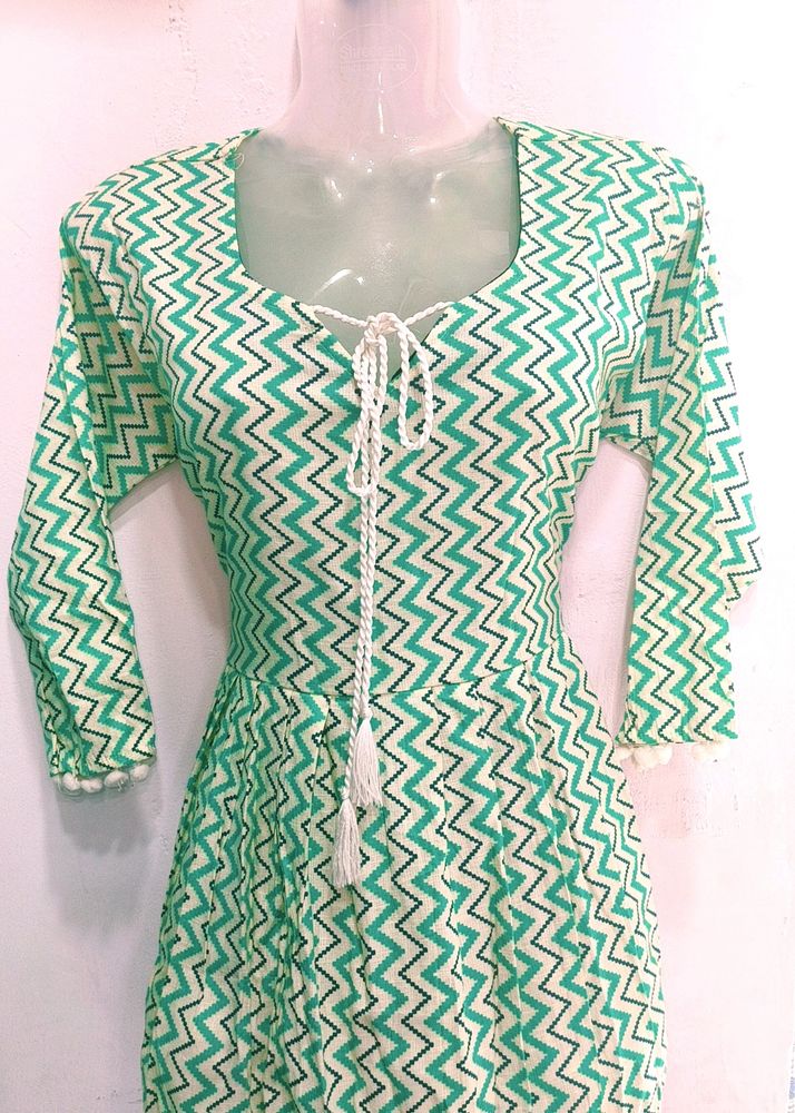 Trandy Printed Top For Women