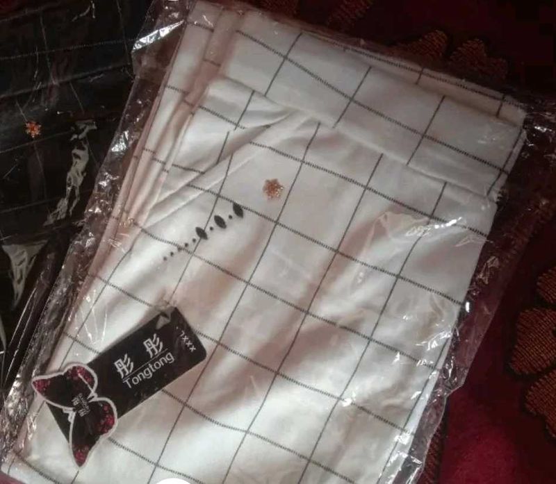 Checkered White Pants+ Gift 🎁