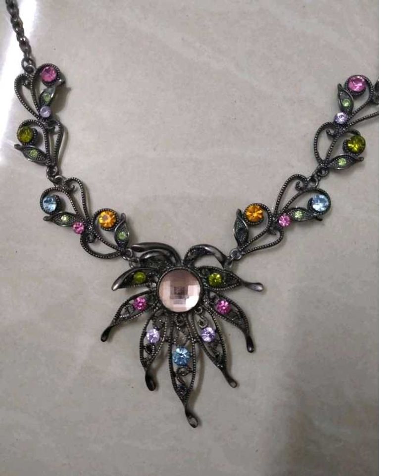 Black Metal Defferent Disign Neckpiece