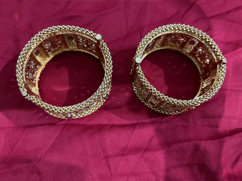 Wedding wear, shining bangle