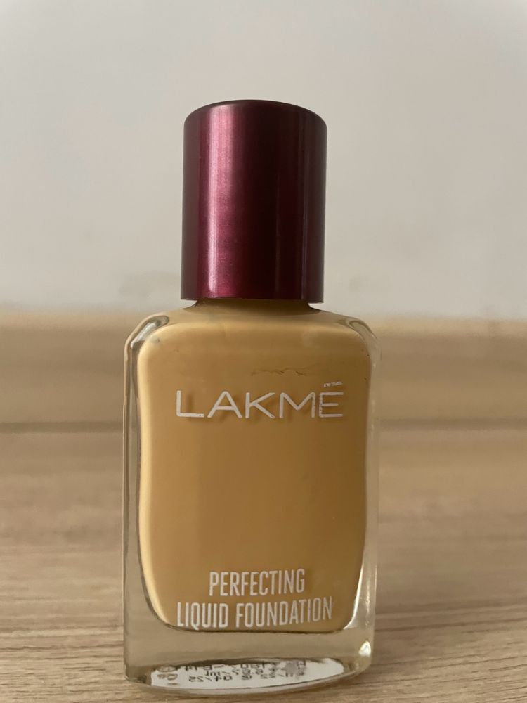 Lakme Perfecting Liquid Foundation