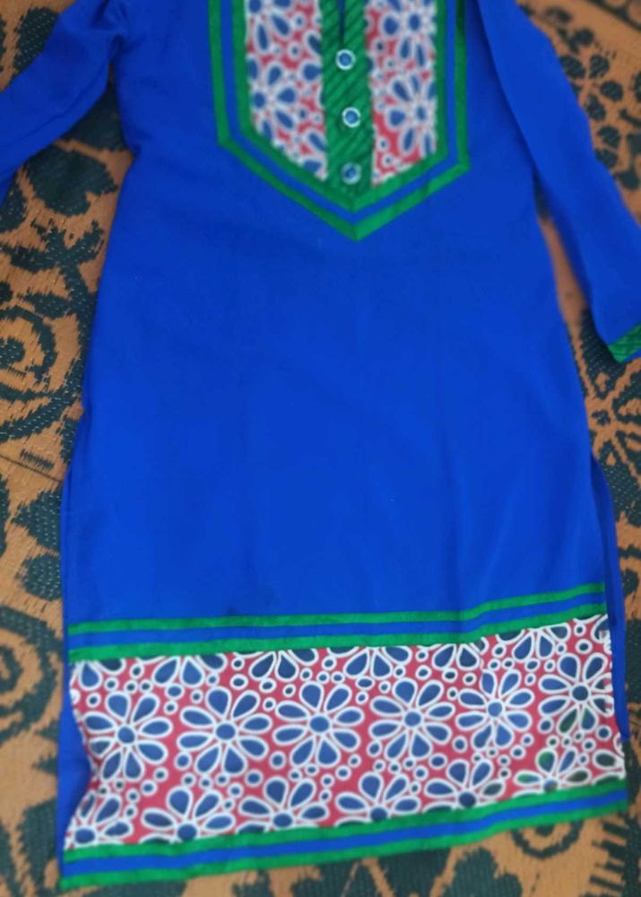 Elegant Blue Embroidered Kurta( XL )size