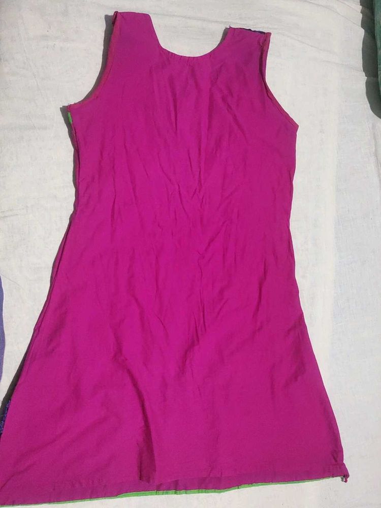 Sleeveless Magenta Kurti