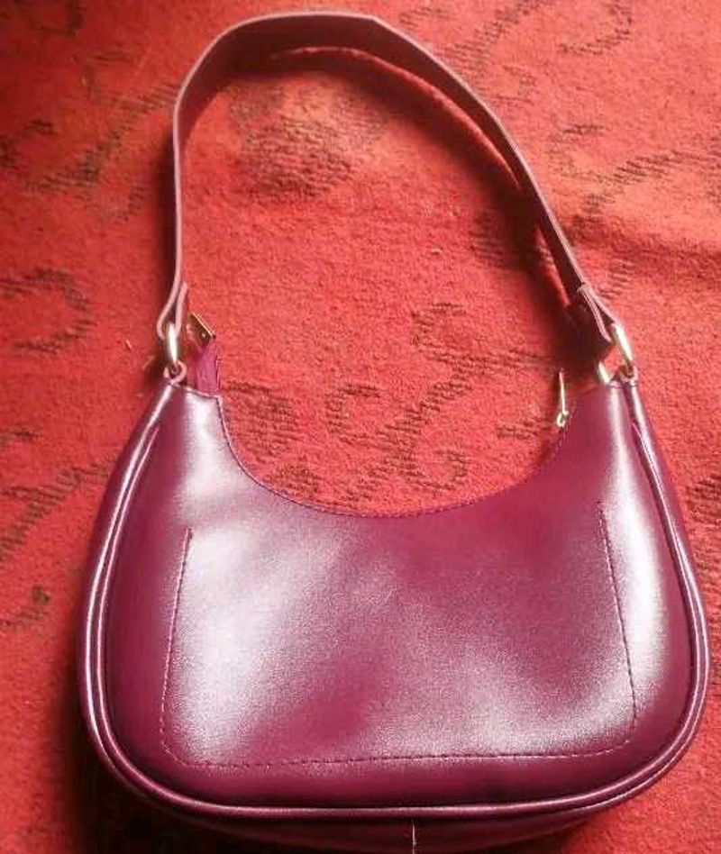 Chic Maroon Shoulder Bag