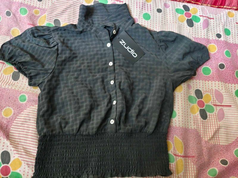 Chic Gray Checkered Top