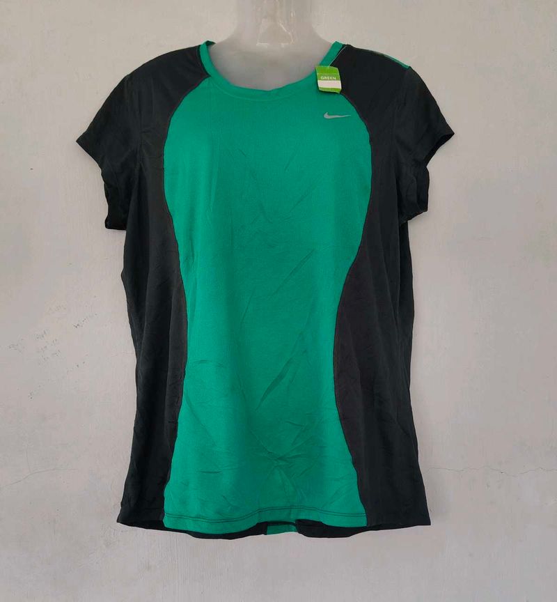 Nike Dri-FIT Women&#39;s Sports T-Shirt - Size XL