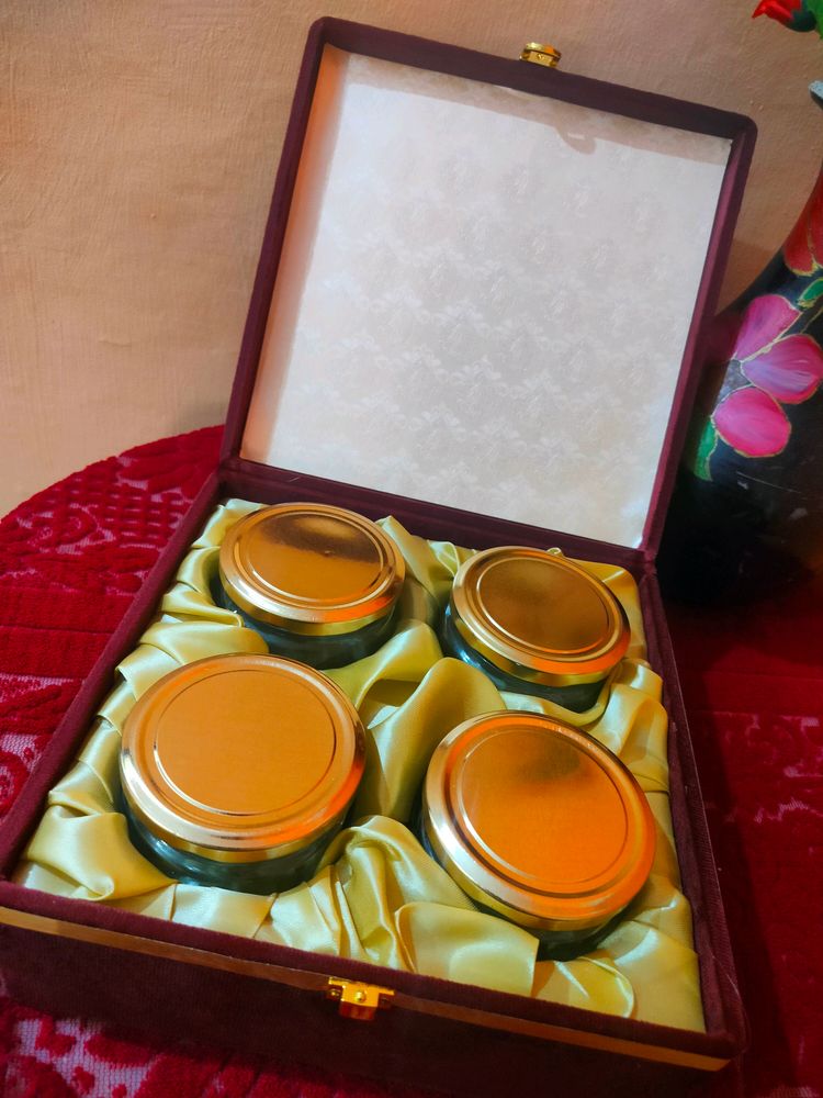 Dry Fruit Gifting Box (New)