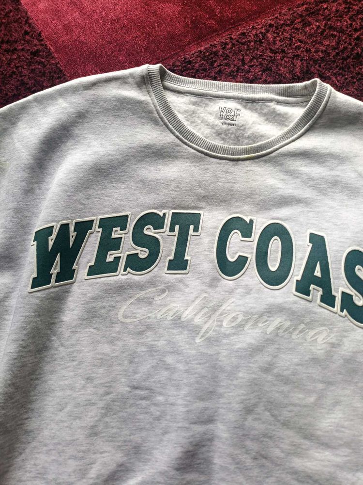 Graphic Cropped Sweatshirt