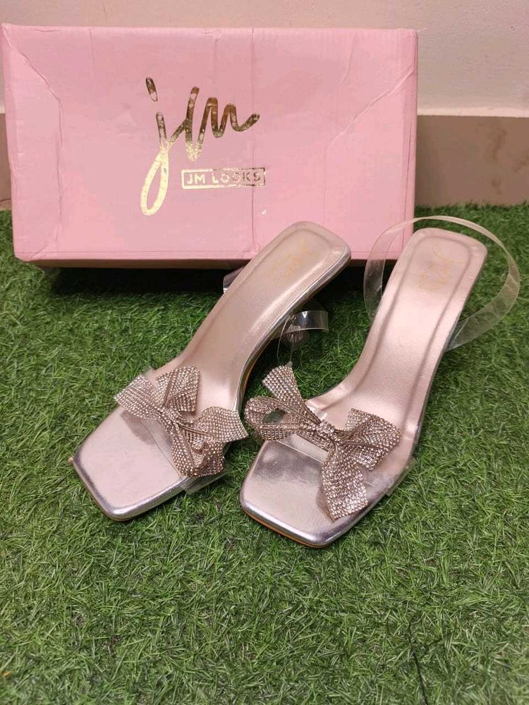 JM Looks Heels with Bow