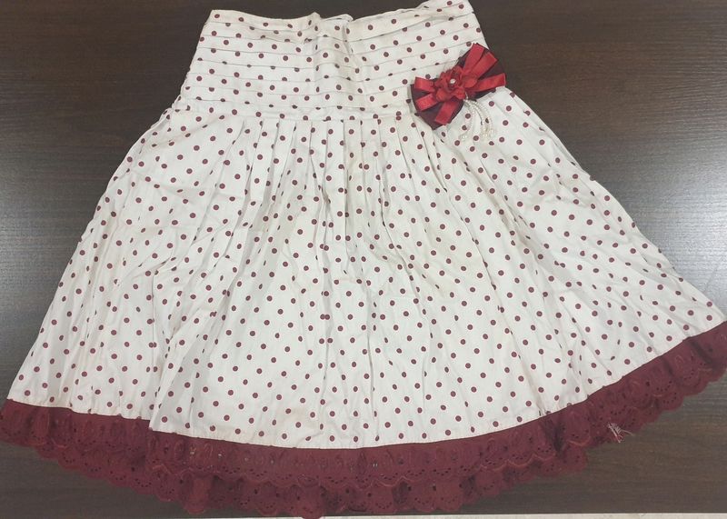 Polka dot short skirt with Maroon lace border