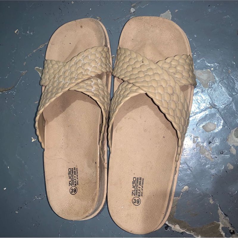 Zudio Beige Slides