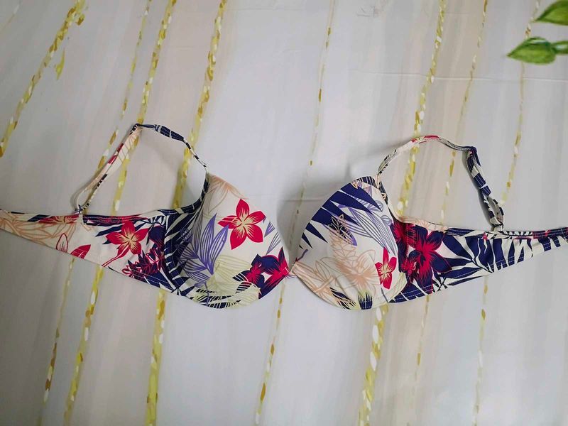 (939)Floral Bikini Top