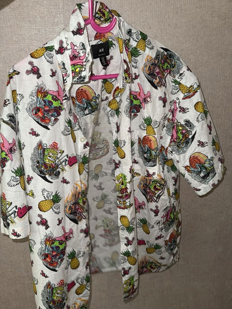H&amp;M RELAXED FIT SpongeBob Shirt
