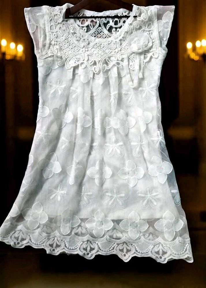 1/4th Dimett Jeans &amp; Elegant-White Foral Top