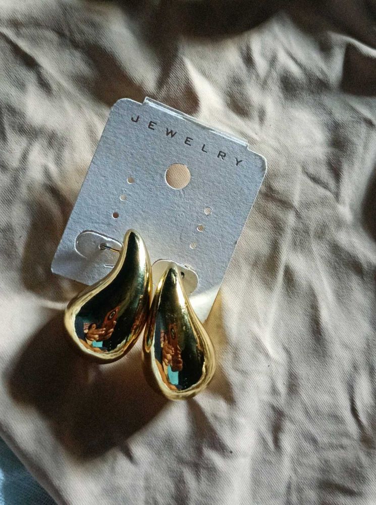 Gold Teardrop Earrings