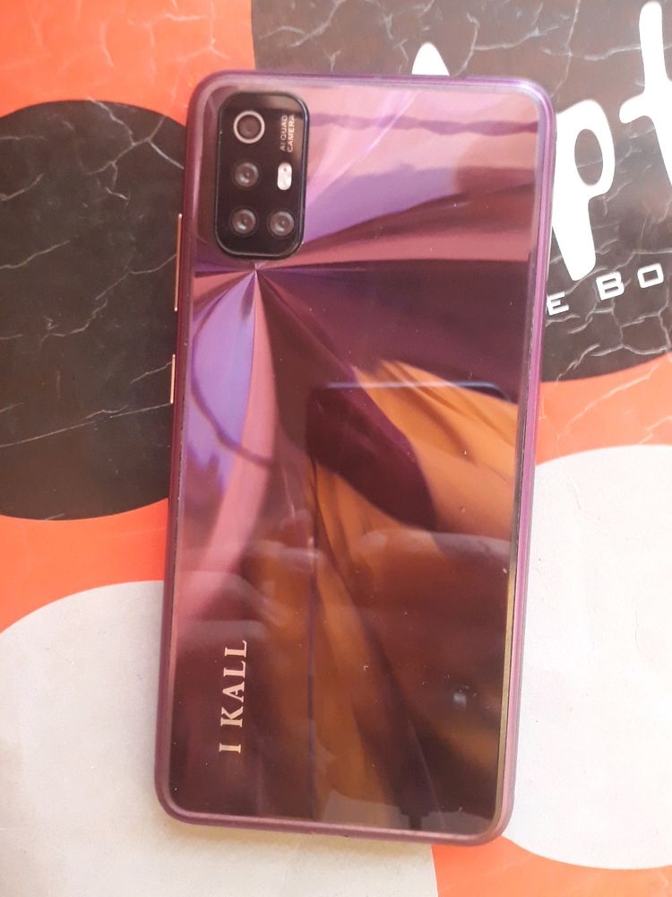 I kall phone  new phone 5 se 8 din us huaa bas iska disply nahi ha baki sab thik ha all working no replacement