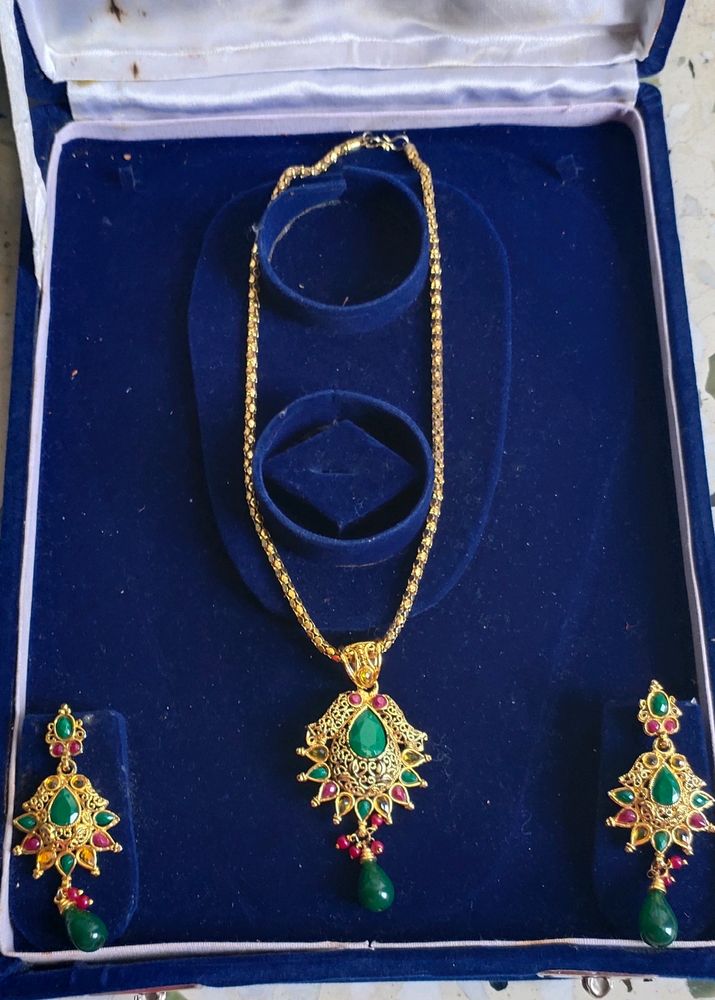 necklace set