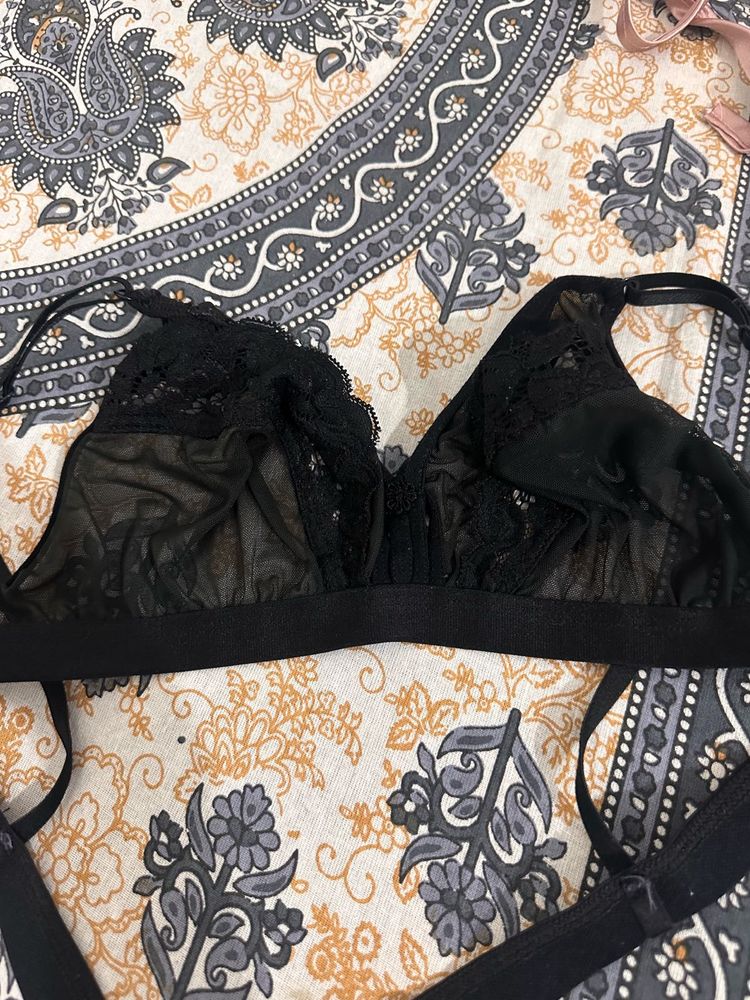 Black Lace Designer Bra, Bust- 34 B