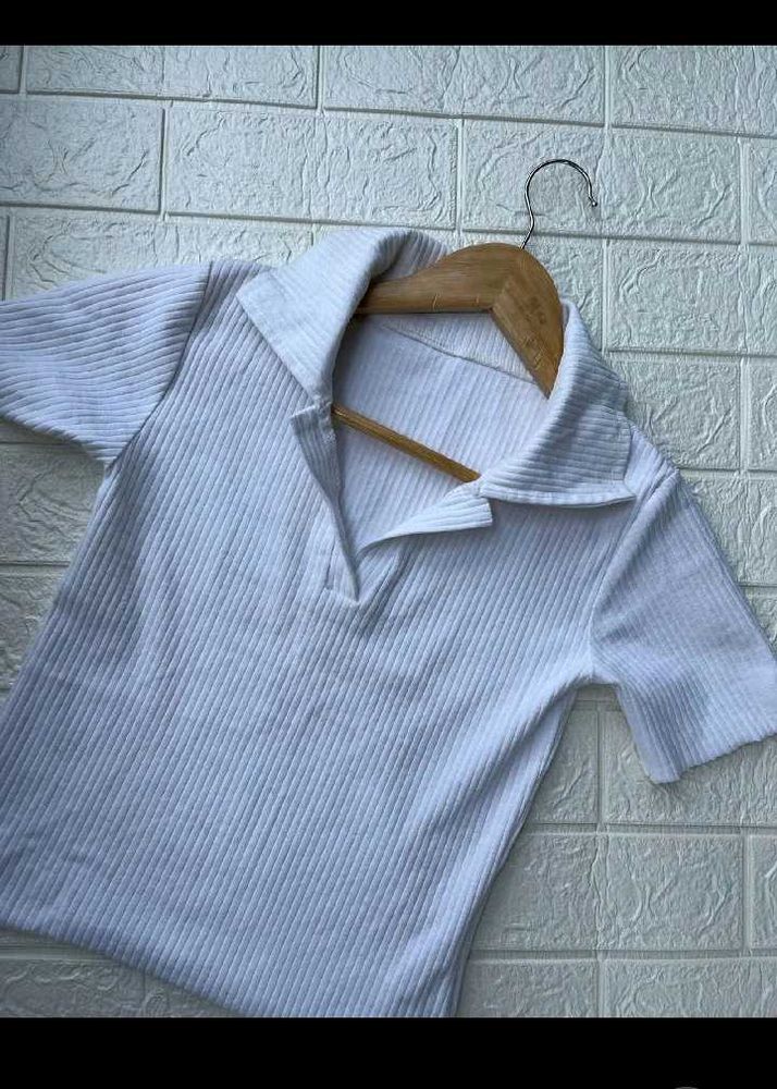 Ribbed White Top 🤞
