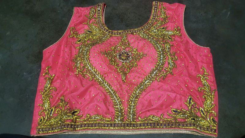Lehnega Sari