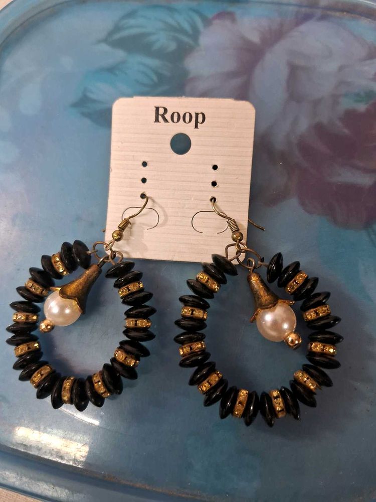 Vintage Style Black &amp; Gold Hoop Earrings