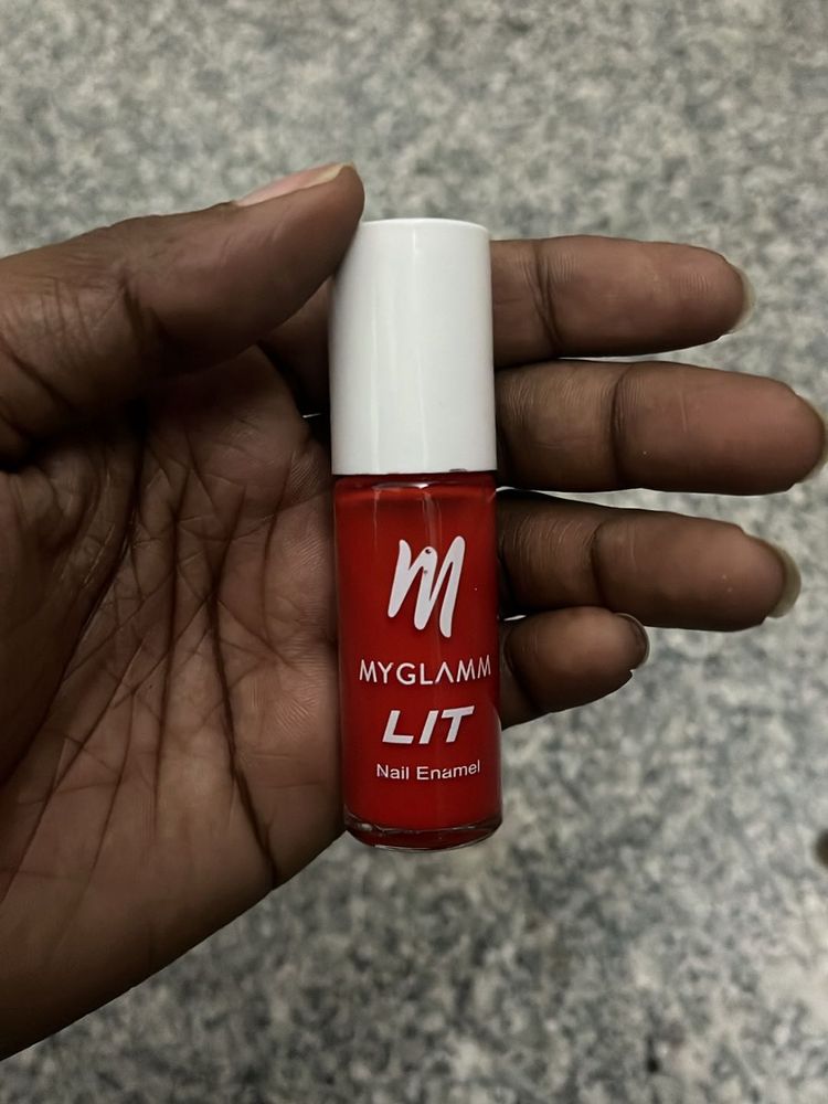 Nailpolish Red