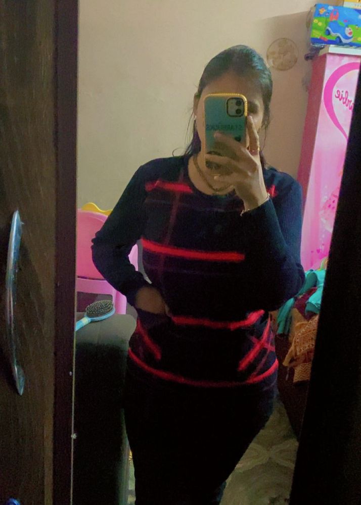 Stylish Plaid Knit Sweater