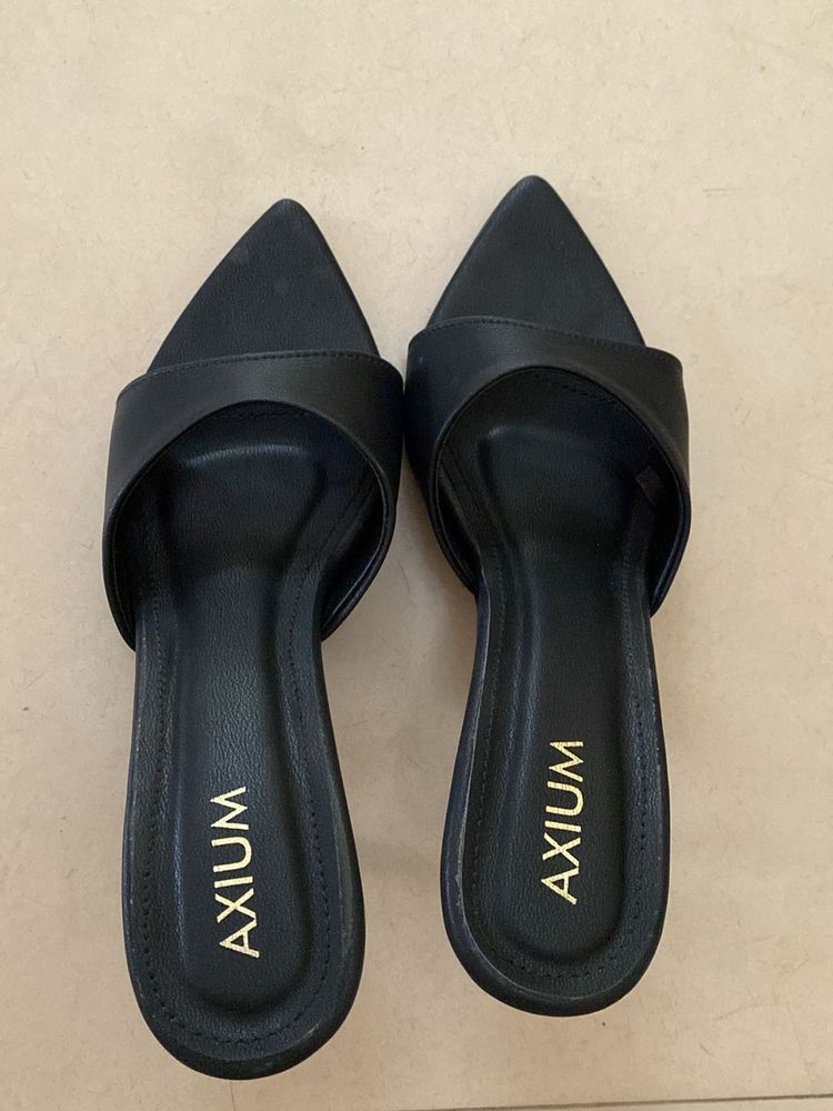 Black Axium Pointed Toe Mules