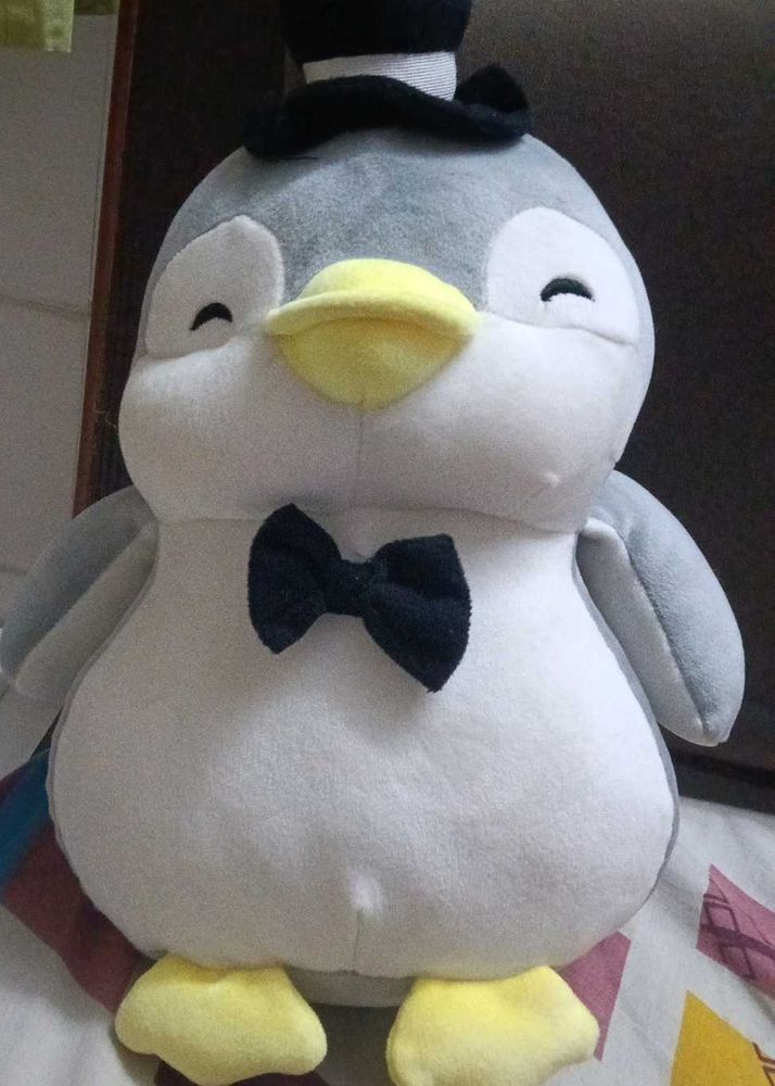 MINISO GREY PENGUIN