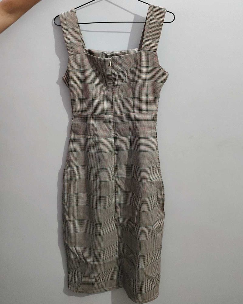 Elegant Plaid Bodycon Dress with Square Neckline