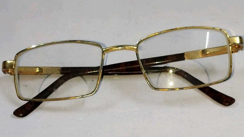 Sun glasses Metal frame trend new stock totally