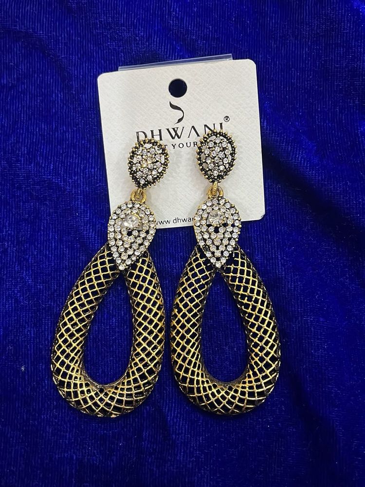 Dhwani Drop Earrings