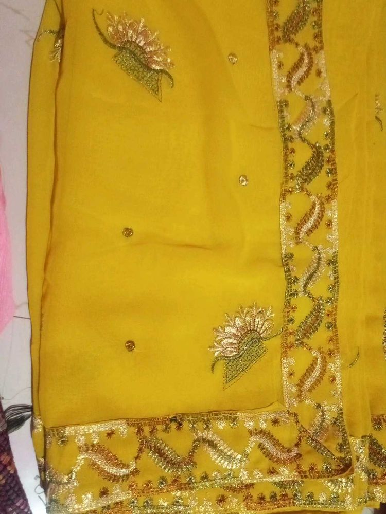 3 Saree Pe Ek Free Gift