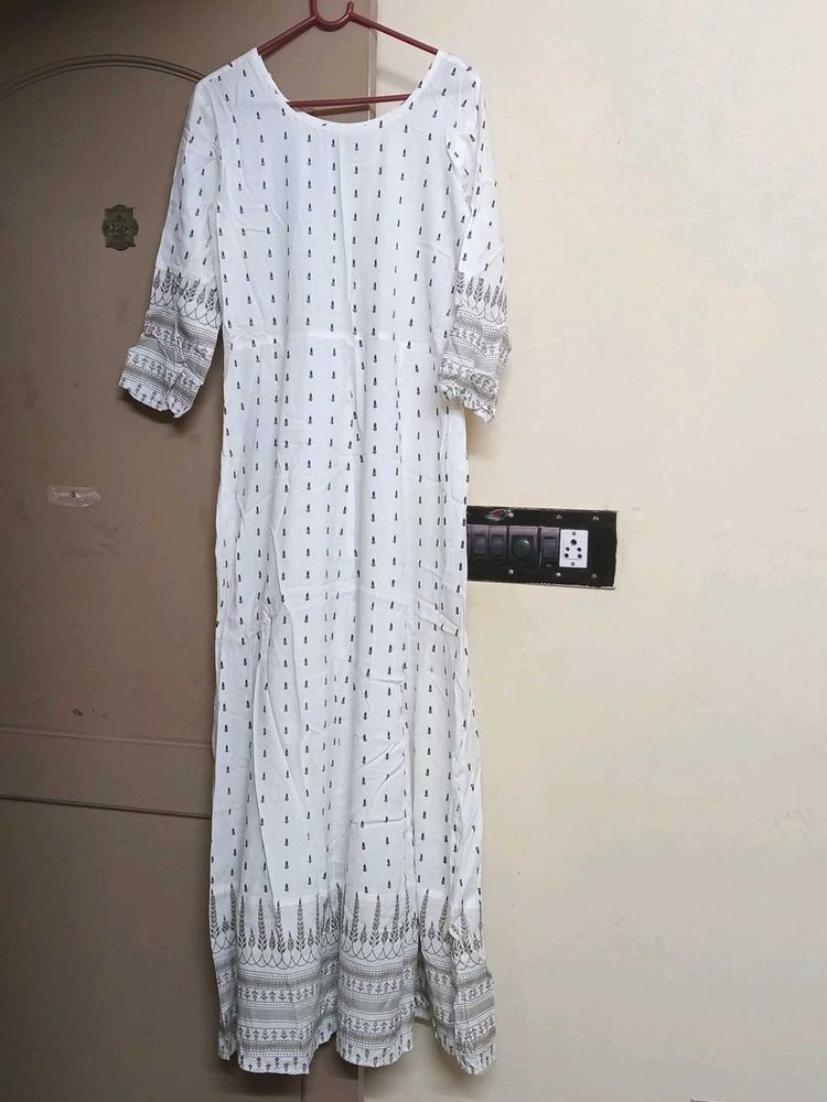 Elegant White Printed Kurta(New used once)